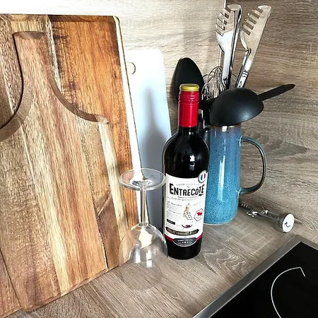 Messe Essen, helles Apartment mit Balkon am Grugapark mit Self-Check-in Essen